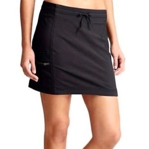 Athleta Black Trekkie Skort With Zipper Pockets NWT Size 4